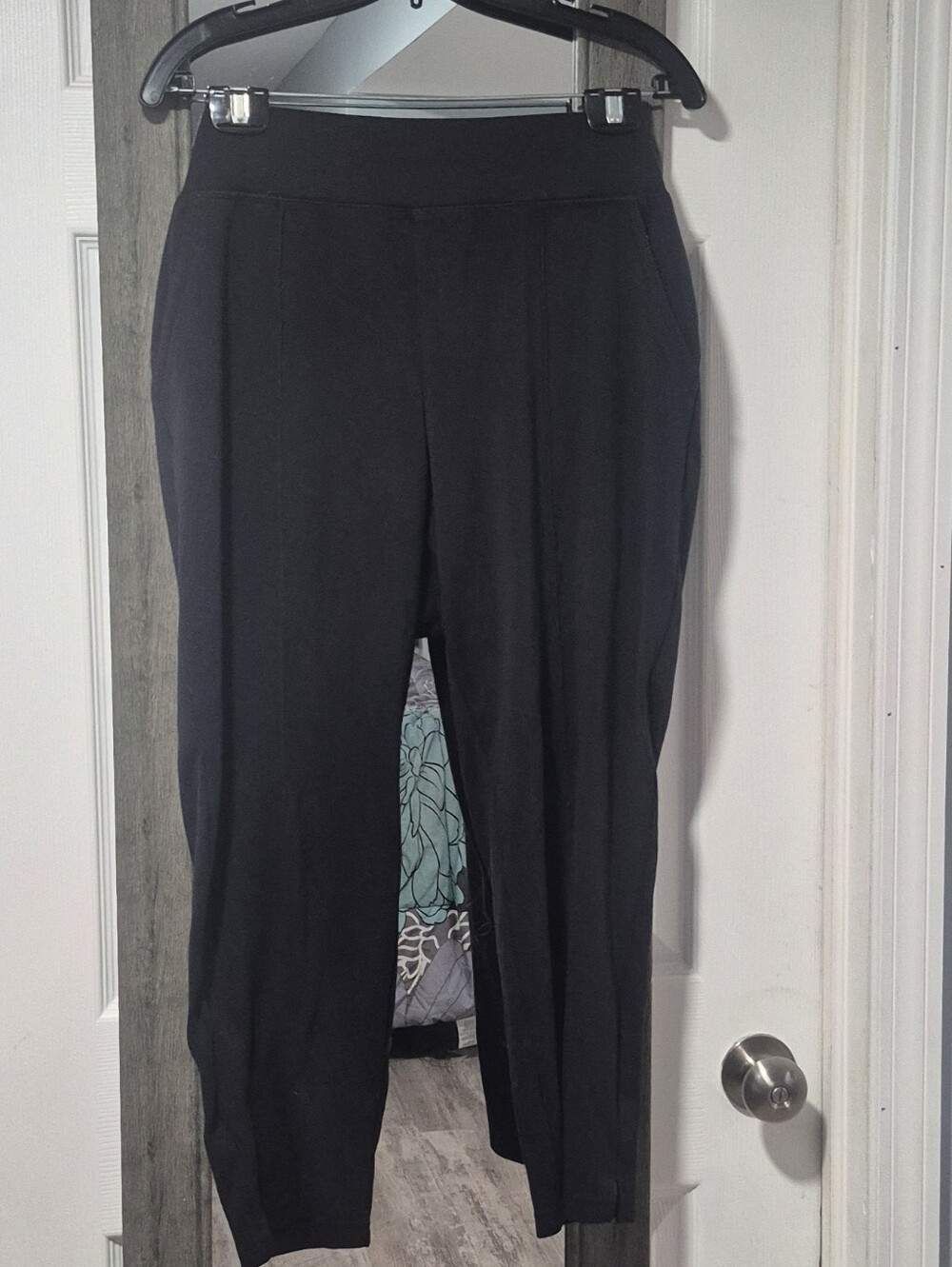 STYLUS Black Pull-On Cropped Ponte Pants